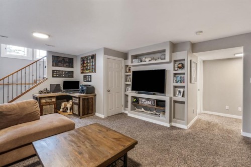 135 Fairmont Point South, Lethbridge, AB - Indoor Photo Showing Living Room