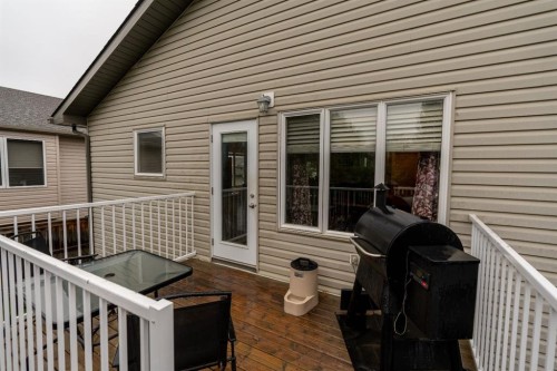 135 Fairmont Point South, Lethbridge, AB - Outdoor With Exterior