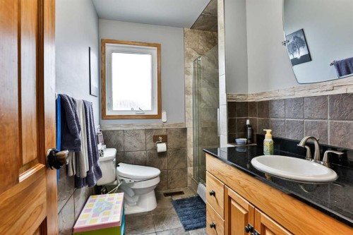 3802 Oak Drive South, Lethbridge, AB - Indoor Photo Showing Bathroom