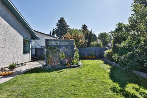 3802 Oak Drive South, Lethbridge, AB - Outdoor