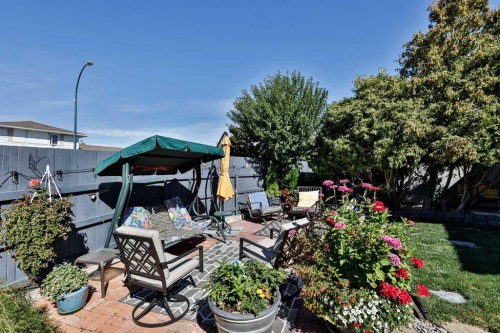 3802 Oak Drive South, Lethbridge, AB - Outdoor