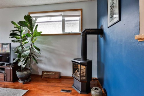 3802 Oak Drive South, Lethbridge, AB - Indoor