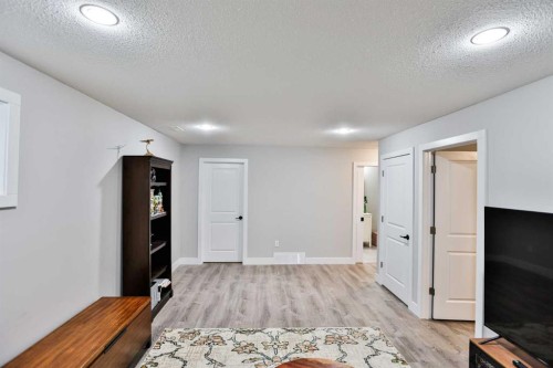 630 Moonlight Lane West, Lethbridge, AB - Indoor Photo Showing Other Room
