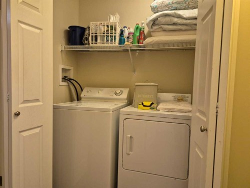 45 Sunridge Boulevard West, Lethbridge, AB - Indoor Photo Showing Laundry Room