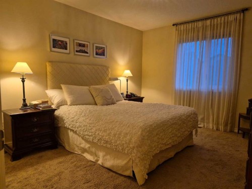 45 Sunridge Boulevard West, Lethbridge, AB - Indoor Photo Showing Bedroom