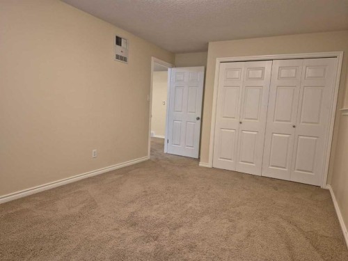 45 Sunridge Boulevard West, Lethbridge, AB - Indoor Photo Showing Other Room