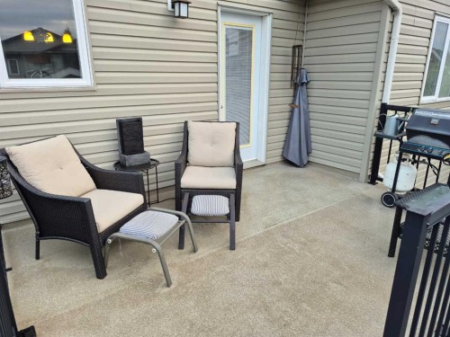 45 Sunridge Boulevard West, Lethbridge, AB - Outdoor With Exterior