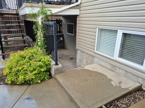 45 Sunridge Boulevard West, Lethbridge, AB - Outdoor With Exterior