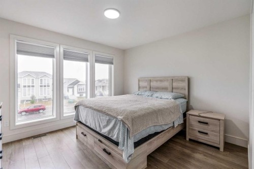 270 Grassland Boulevard West, Lethbridge, AB - Indoor Photo Showing Bedroom