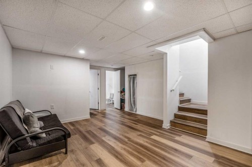 270 Grassland Boulevard West, Lethbridge, AB - Indoor