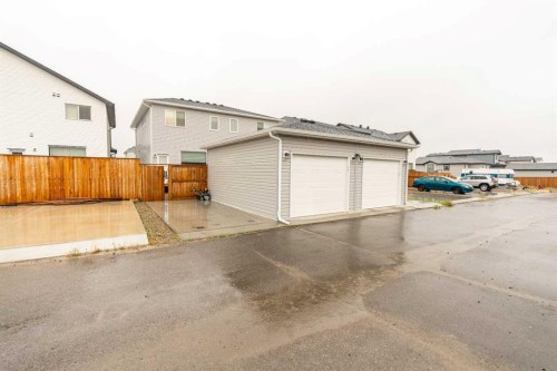 270 Grassland Boulevard West, Lethbridge, AB - Outdoor With Exterior