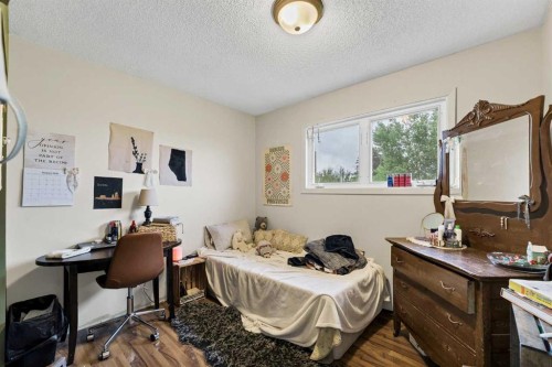 94079 113 Range Road, Bow Island, AB - Indoor Photo Showing Bedroom