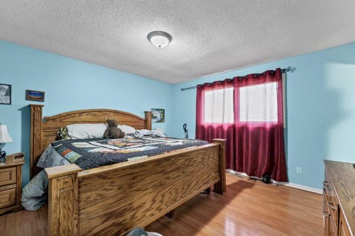 94079 113 Range Road, Bow Island, AB - Indoor Photo Showing Bedroom