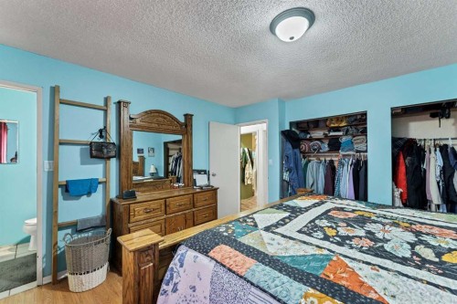 94079 113 Range Road, Bow Island, AB - Indoor Photo Showing Bedroom
