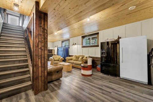 94079 113 Range Road, Bow Island, AB - Indoor Photo Showing Other Room