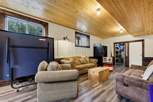 94079 113 Range Road, Bow Island, AB - Indoor Photo Showing Living Room