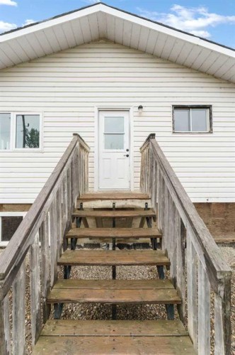 94079 113 Range Road, Bow Island, AB - Outdoor With Exterior