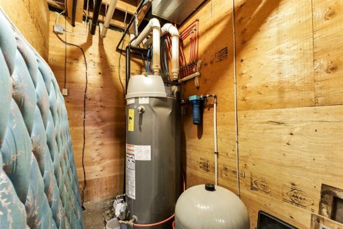94079 113 Range Road, Bow Island, AB - Indoor Photo Showing Basement