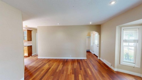 1129 20 Street South, Lethbridge, AB - Indoor Photo Showing Other Room