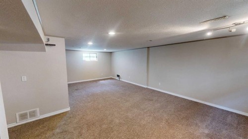 1129 20 Street South, Lethbridge, AB - Indoor