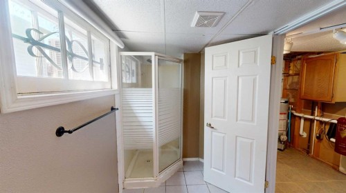 1129 20 Street South, Lethbridge, AB - Indoor Photo Showing Other Room