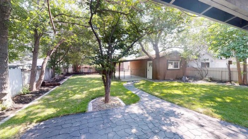 1129 20 Street South, Lethbridge, AB - Outdoor