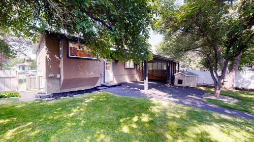 1129 20 Street South, Lethbridge, AB - Outdoor