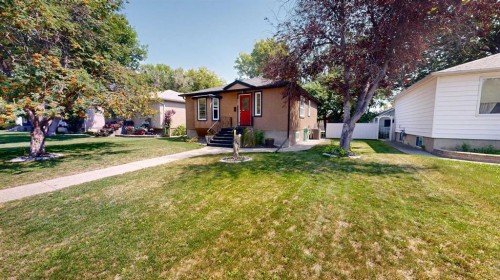 1129 20 Street South, Lethbridge, AB - Outdoor