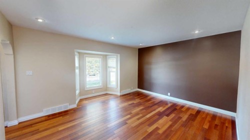 1129 20 Street South, Lethbridge, AB - Indoor Photo Showing Other Room