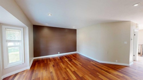 1129 20 Street South, Lethbridge, AB - Indoor Photo Showing Other Room