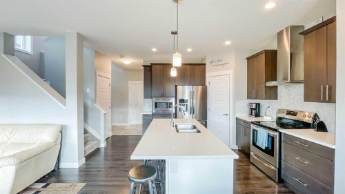 291 Northlander Bend West, Lethbridge, AB - Indoor Photo Showing Kitchen With Stainless Steel Kitchen With Double Sink With Upgraded Kitchen