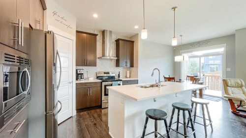 291 Northlander Bend West, Lethbridge, AB - Indoor Photo Showing Kitchen With Stainless Steel Kitchen With Double Sink With Upgraded Kitchen