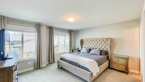 291 Northlander Bend West, Lethbridge, AB - Indoor Photo Showing Bedroom