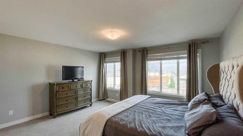 291 Northlander Bend West, Lethbridge, AB - Indoor Photo Showing Bedroom