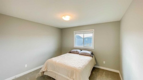 291 Northlander Bend West, Lethbridge, AB - Indoor Photo Showing Bedroom
