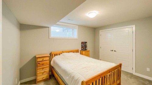 291 Northlander Bend West, Lethbridge, AB - Indoor Photo Showing Bedroom