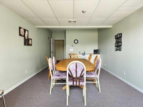 102-6 Skyline Crescent, Claresholm, AB - Indoor Photo Showing Dining Room