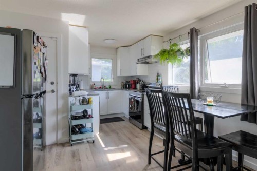 830 9 Street North, Lethbridge, AB - Indoor