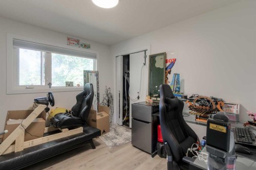 830 9 Street North, Lethbridge, AB - Indoor Photo Showing Office