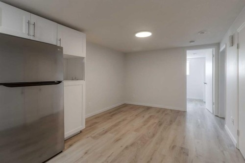 830 9 Street North, Lethbridge, AB - Indoor Photo Showing Other Room