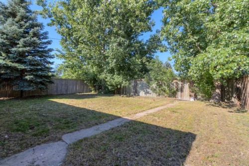 830 9 Street North, Lethbridge, AB - Outdoor