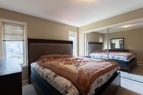 27 Fairmont Road South, Lethbridge, AB - Indoor Photo Showing Bedroom