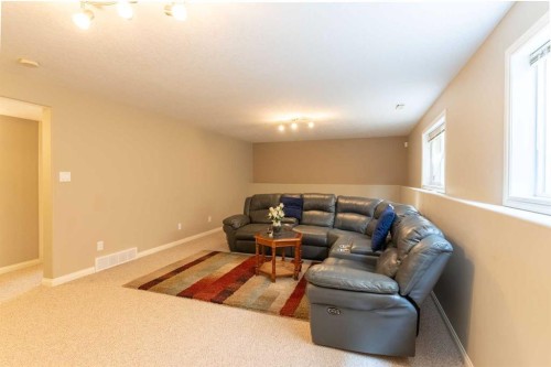 27 Fairmont Road South, Lethbridge, AB - Indoor