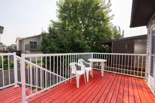 27 Fairmont Road South, Lethbridge, AB - Outdoor With Exterior