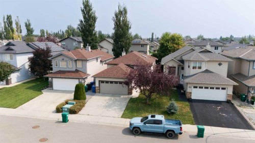 27 Fairmont Road South, Lethbridge, AB - Outdoor With Facade