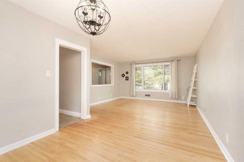 1124 28A Street South, Lethbridge, AB - Indoor Photo Showing Other Room