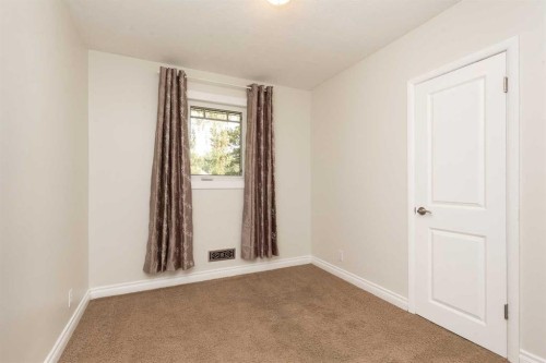 1124 28A Street South, Lethbridge, AB - Indoor Photo Showing Other Room