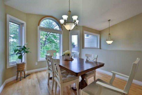 135 Riverbrook Close West, Lethbridge, AB - Indoor Photo Showing Dining Room