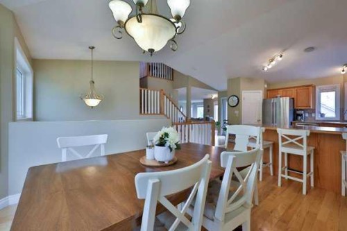 135 Riverbrook Close West, Lethbridge, AB - Indoor Photo Showing Dining Room