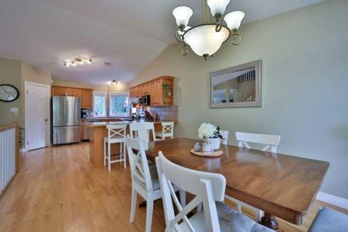 135 Riverbrook Close West, Lethbridge, AB - Indoor Photo Showing Dining Room
